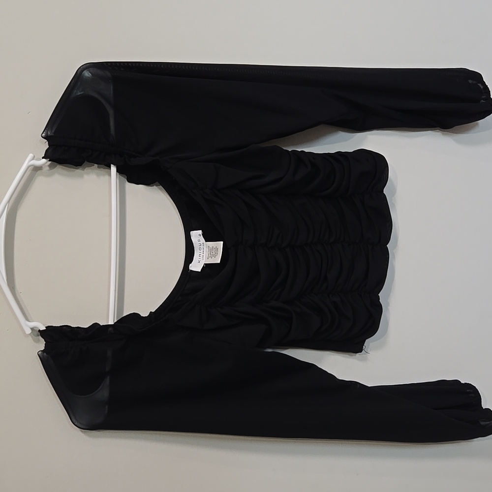 Kirious, Size S, Lightly Used, Cropped Long Sleeve Top
